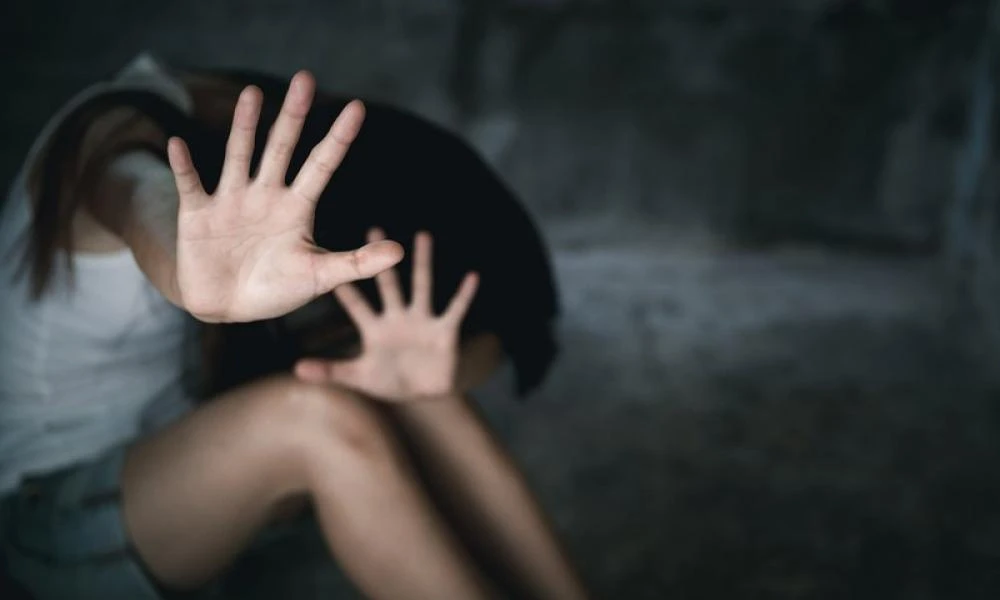 Θεσσαλονίκη: Απείλησε ότι θα τη σφάξει αν δεν σβήσει όλους τους άνδρες από το Facebook